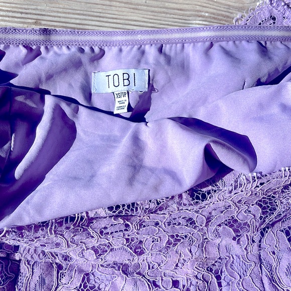 Lace Dress - Picture 2 of 7